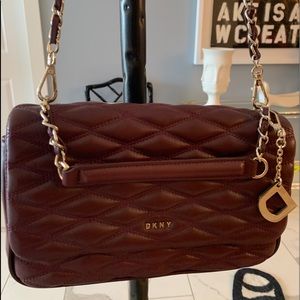 DKNY CLASSIC TP HANDLE SHLD BAG PRICE REDUCED